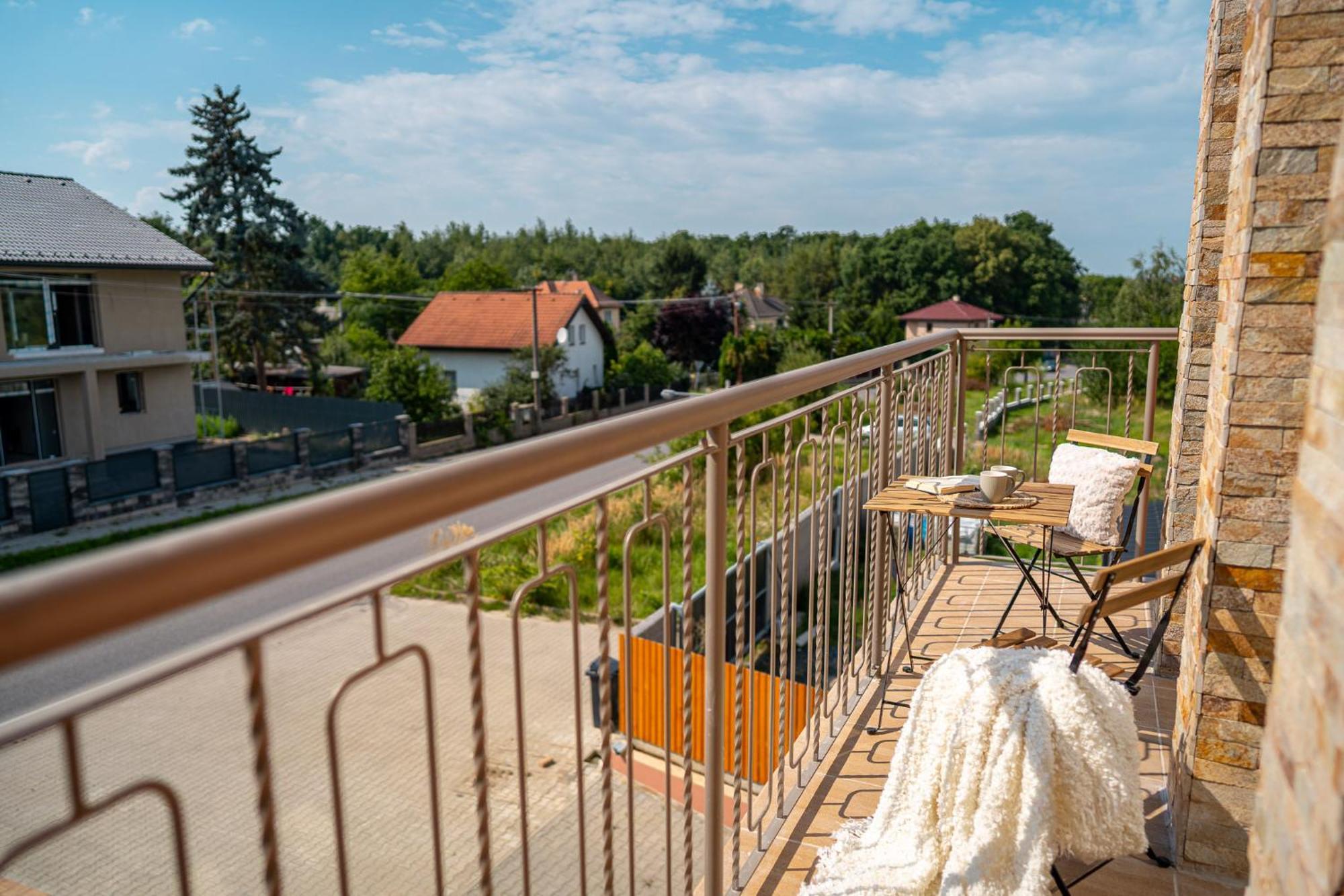 Laskara Garden Apartment By Prague Forest Nové Jirny Extérieur photo